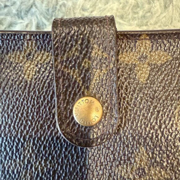 Louis Vuitton Mono Snap Compact Wallet - Picture 2 of 10